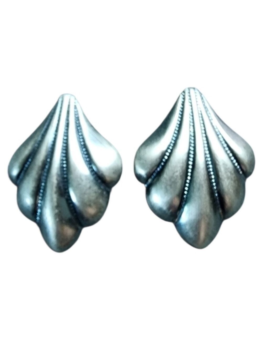 💥4 For $20💥Shell Shaped Gunmetal Earrings Antiqued Finish